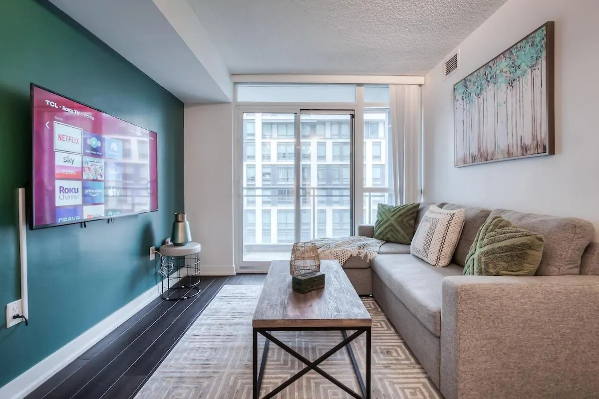 Queen 2Br With Free Parking, Near Cn Tower Toronto Canada