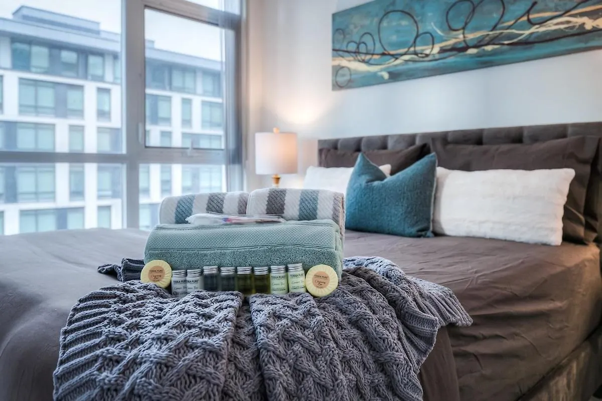 Apartment Queen 2Br With Free Parking, Near Cn Tower Toronto