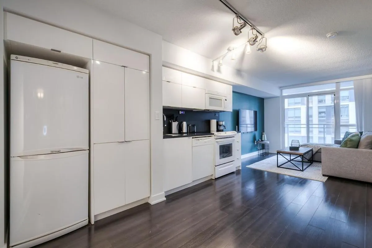 Apartment Queen 2Br With Free Parking, Near Cn Tower Toronto