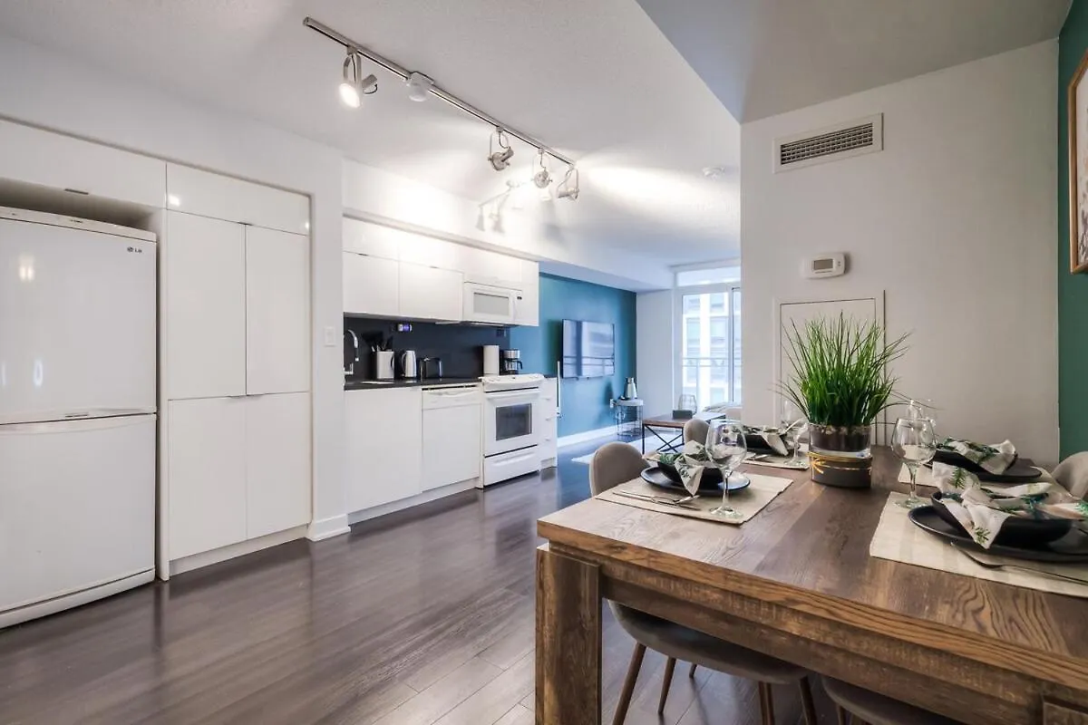 Apartment Queen 2Br With Free Parking, Near Cn Tower Toronto Canada