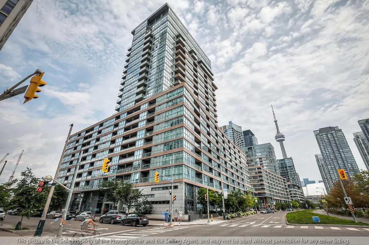 Queen 2Br With Free Parking, Near Cn Tower Toronto 0*,